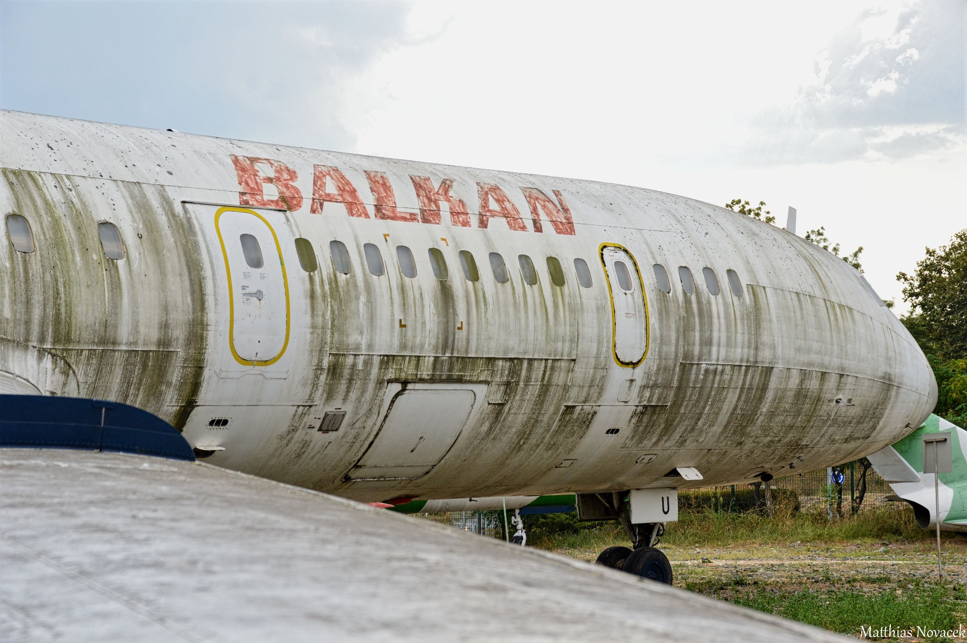 Leider auch traurig anzusehen aber eine nette Geste von Balkan Bulgarian ihre alten Flugzeuge aufzuheben... Eine Tuoplew Tu154 abgestellt in Burgas