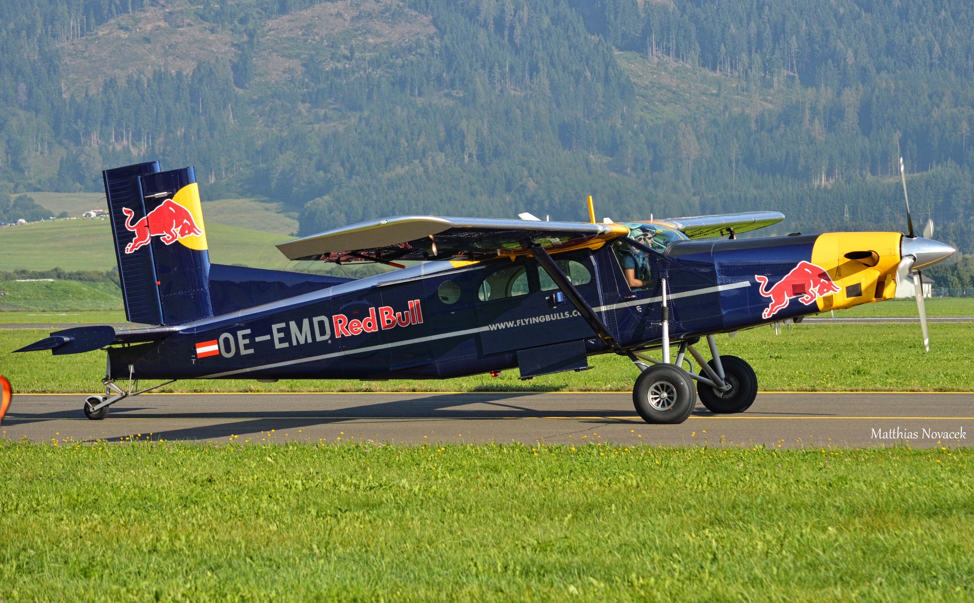 Pilatus PC6 von den RedBull Flying Bulls 